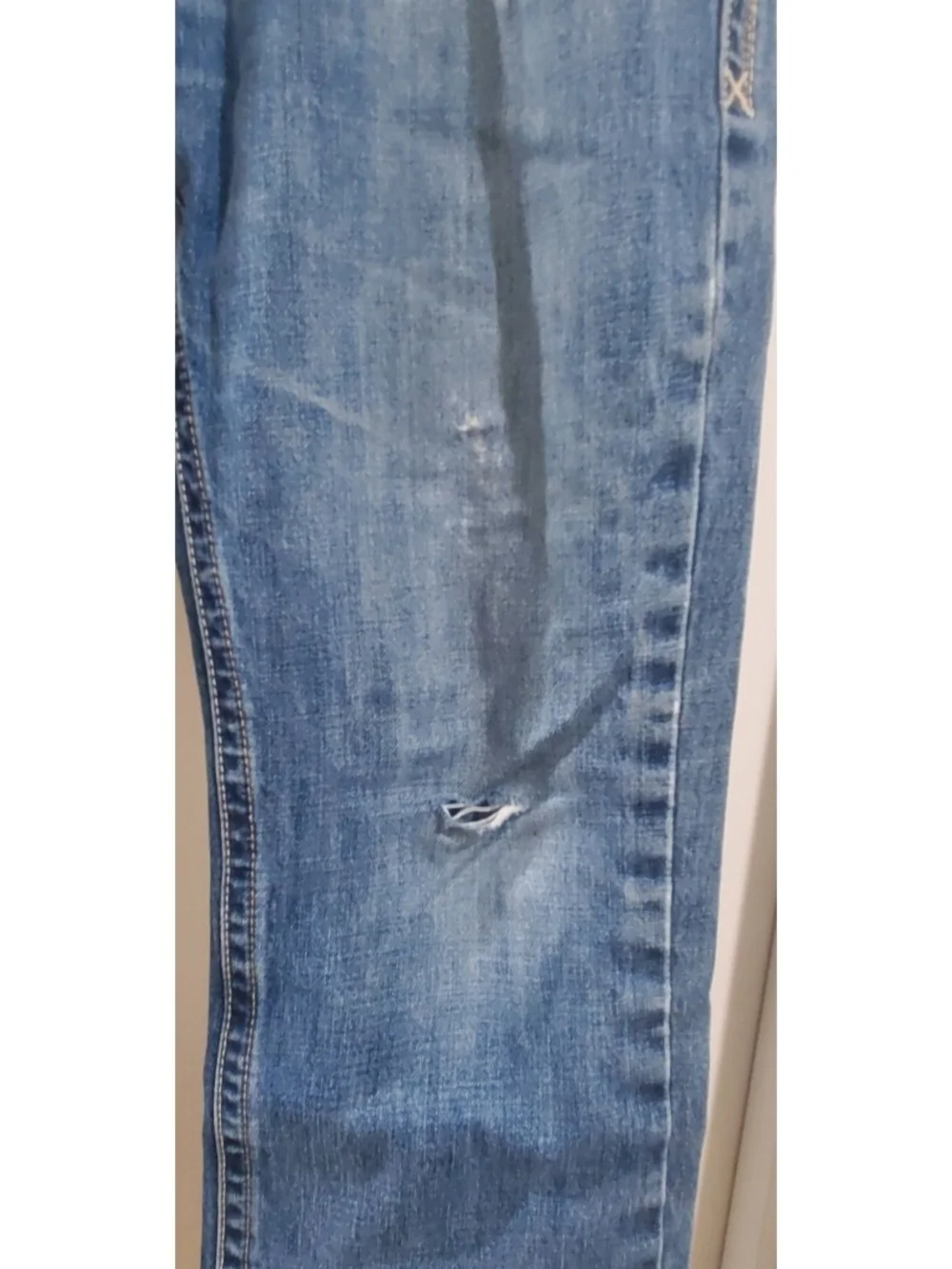 Ariat Men's Straight-Leg Distressed Jeans M5 Gulch Medium Wash 36 X 32